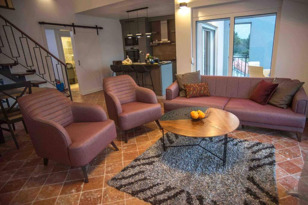 Modern Waterfront 3-Bed Apartment Donja Kostanjica Екстериор снимка